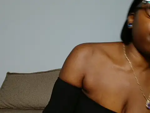 MadamIndigo online show from 11/08/25, 11:41