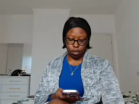 MadamIndigo online show from 12/18/25, 01:59