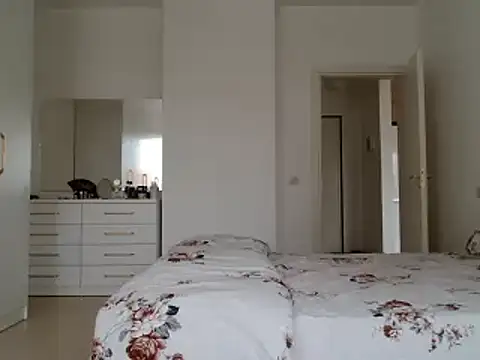 MadamIndigo online show from 03/26/26, 09:18