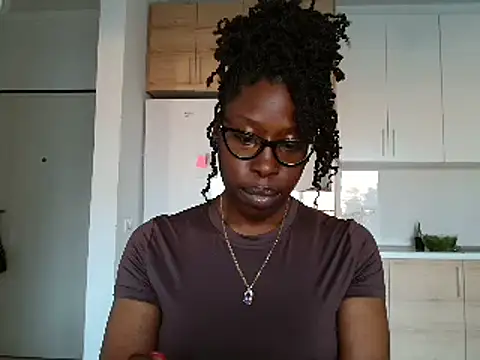 MadamIndigo online show from 04/18/26, 03:58