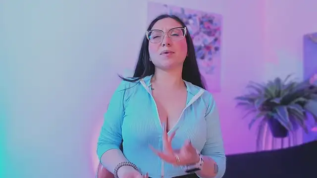 Snapshot of lucy_neil chatting on 12/03/25, 02:34 lucy neil online show from 12/03/25, 02:34