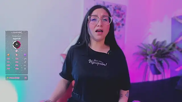 Snapshot of lucy_neil chatting on 11/19/25, 03:56 lucy neil online show from 11/19/25, 03:56