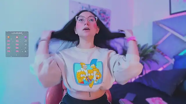 Snapshot of lucy_neil chatting on 11/14/25, 02:37 lucy neil online show from 11/14/25, 02:37