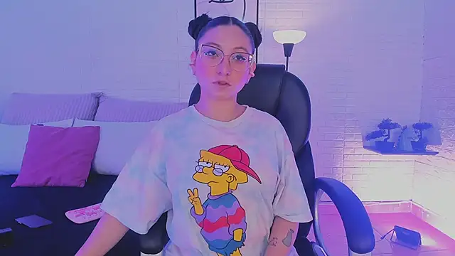 Snapshot of lucy_neil chatting on 01/16/26, 02:37 lucy neil online show from 01/16/26, 02:37