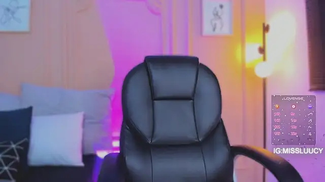 lucy neil online show from 04/10/26, 04:08