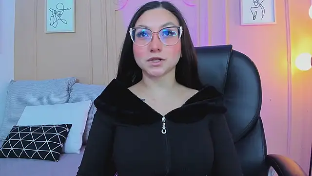 lucy neil online show from 03/25/26, 02:33