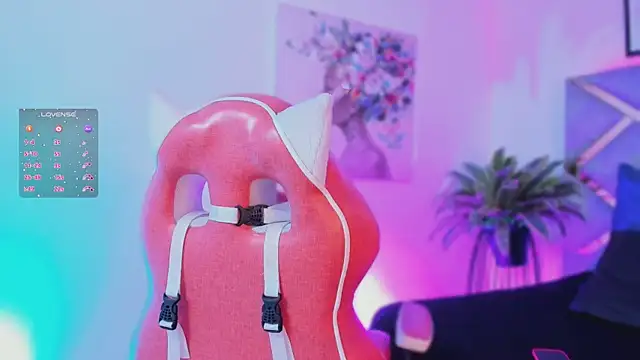 Snapshot of lucy_neil chatting on 11/02/25, 02:38 lucy neil online show from 11/02/25, 02:38