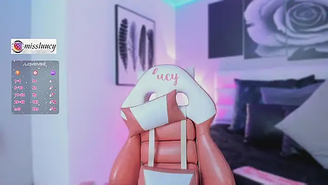 Snapshot of lucy_neil chatting on 09/29/25, 07:08 lucy neil online show from 09/29/25, 07:08