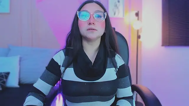 lucy neil online show from 04/07/26, 02:35