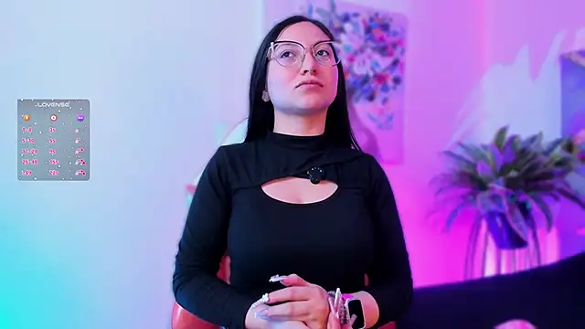 Snapshot of lucy_neil chatting on 11/13/25, 02:48 lucy neil online show from 11/13/25, 02:48