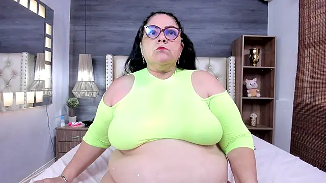 mommy cute online show from 05/25/26, 08:29
