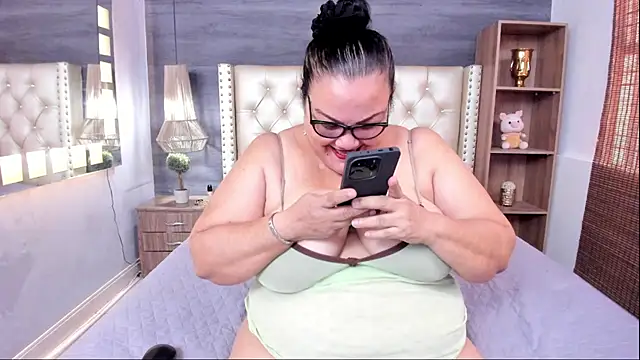 mommy cute online show from 07/10/26, 03:12