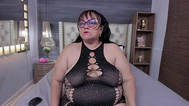 mommy cute online show from 06/25/26, 03:15