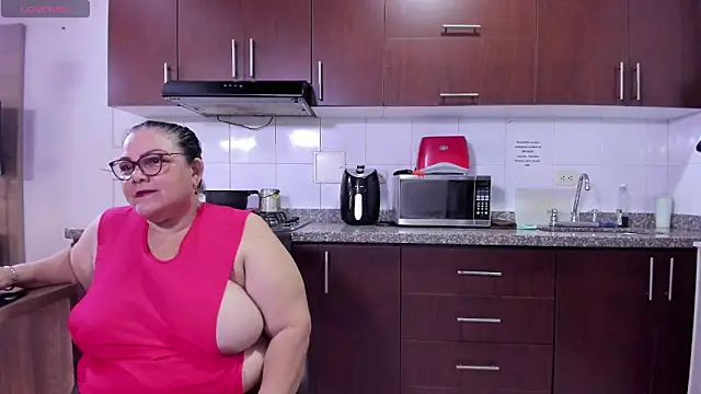 mommy cute online show from 05/26/26, 08:51