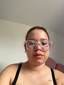 Lucyklein2022 online show from 03/27/26, 03:35