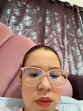 Lucyklein2022 online show from 03/13/26, 02:22