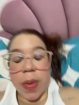 Lucyklein2022 online show from 03/22/26, 05:00