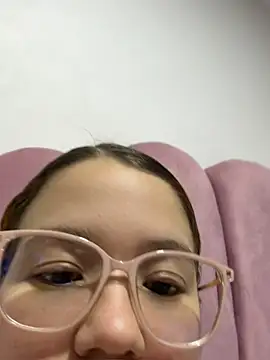 Snapshot of Lucyklein2022 chatting on 07/17/26, 01:36 Lucyklein2022 online show from 07/17/26, 01:36