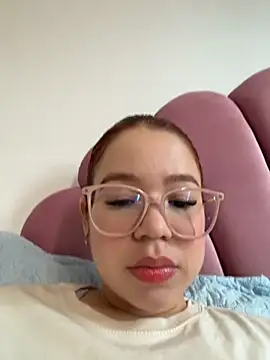 Lucyklein2022 online show from 03/15/26, 05:42