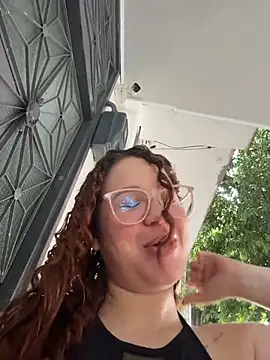 Lucyklein2022 online show from 02/01/26, 05:44