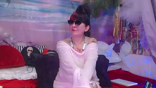 NightOrhideya online show from 11/16/25, 03:22