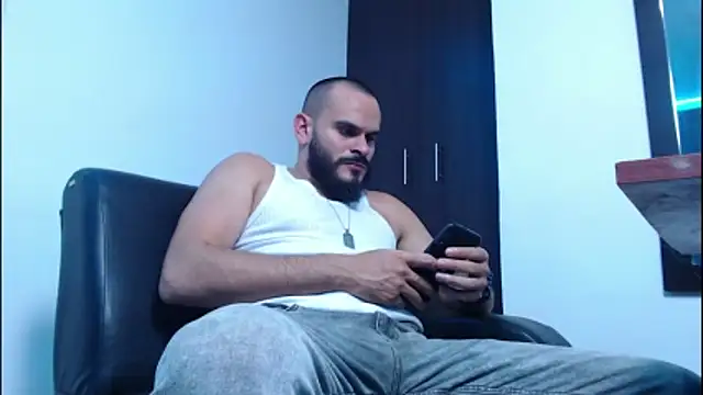 Snapshot of cowboyht chatting on 05/28/26, 02:52 cowboyht online show from 05/28/26, 02:52