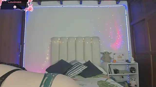 Snapshot of yelenaowens chatting on 06/02/26, 01:27 yelenaowens online show from 06/02/26, 01:27