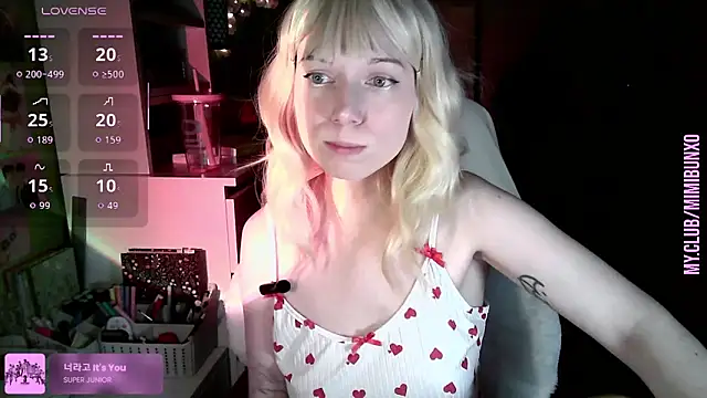 Snapshot of freya_sunny chatting on 06/14/26, 05:08 freya sunny online show from 06/14/26, 05:08