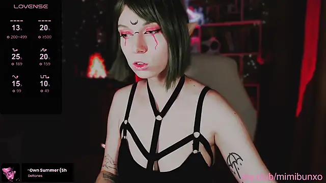 freya sunny online show from 10/30/25, 05:17