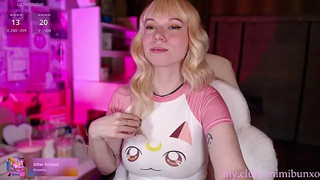 Snapshot of freya_sunny chatting on 03/27/26, 05:05 freya sunny online show from 03/27/26, 05:05