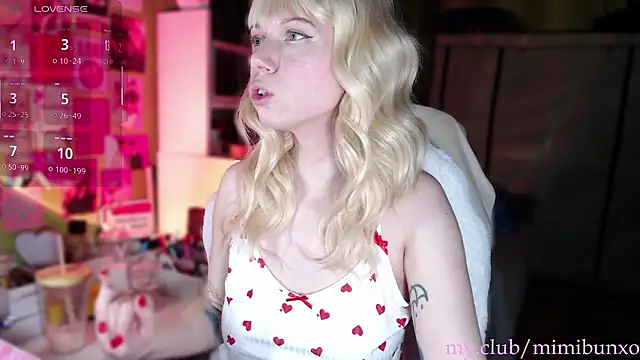 Snapshot of freya_sunny chatting on 02/13/26, 05:18 freya sunny online show from 02/13/26, 05:18