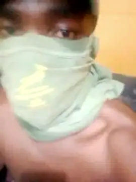 Snapshot of LULE37587001 chatting on 11/11/25, 05:13 LULE37587001 online show from 11/11/25, 05:13