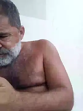 Peludo173317 online show from 10/15/25, 01:52
