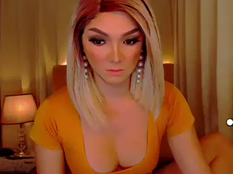 Snapshot of mistressseductionleah chatting on 05/08/26, 12:31 mistressseductionleah online show from 05/08/26, 12:31
