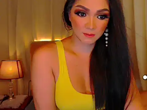 Snapshot of mistressseductionleah chatting on 04/13/26, 08:35 mistressseductionleah online show from 04/13/26, 08:35