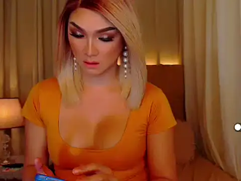 Snapshot of mistressseductionleah chatting on 05/24/26, 12:16 mistressseductionleah online show from 05/24/26, 12:16