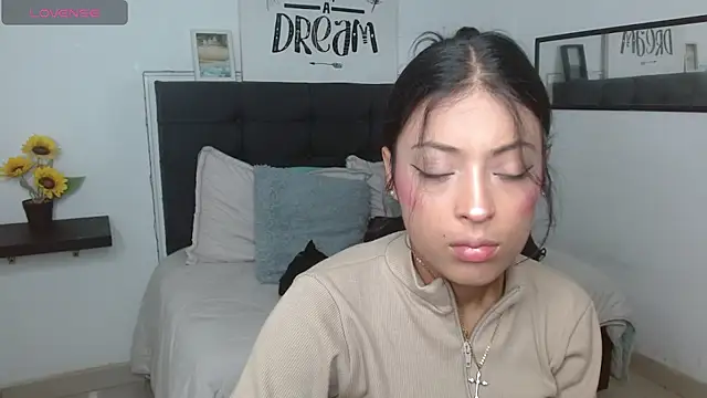 vaness weet online show from 10/05/25, 08:54