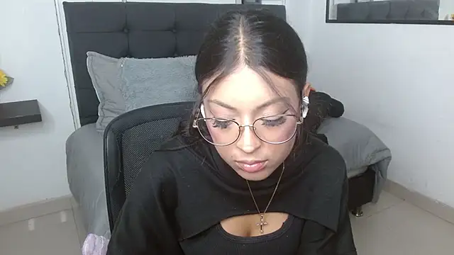 vaness weet online show from 09/14/25, 07:47