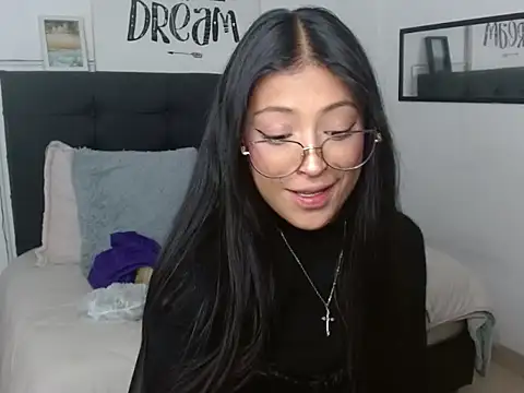 vaness weet online show from 10/04/25, 08:10