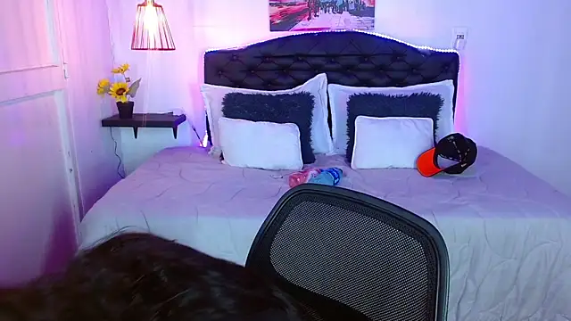 vaness weet online show from 03/21/25, 08:08