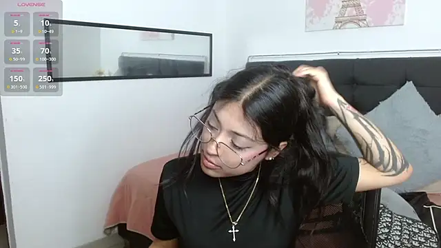 Snapshot of vaness_weet chatting on 06/14/26, 07:48 vaness weet online show from 06/14/26, 07:48