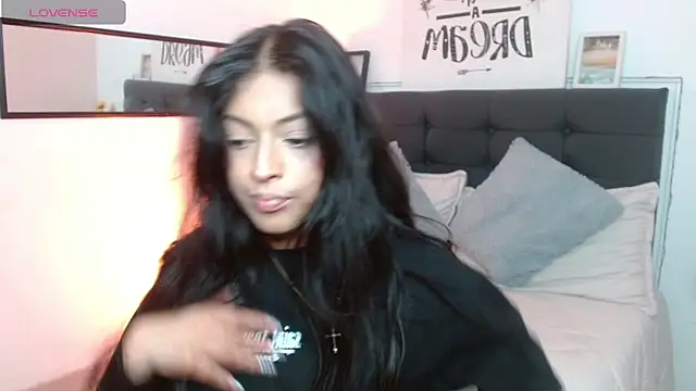 vaness weet online show from 10/15/25, 08:17