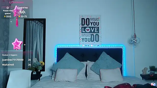 vaness weet online show from 03/12/25, 02:41