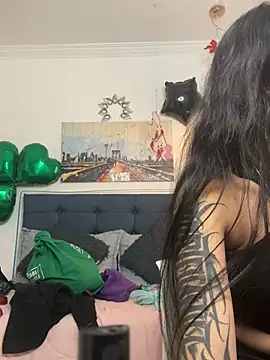 vaness weet online show from 03/18/25, 07:44