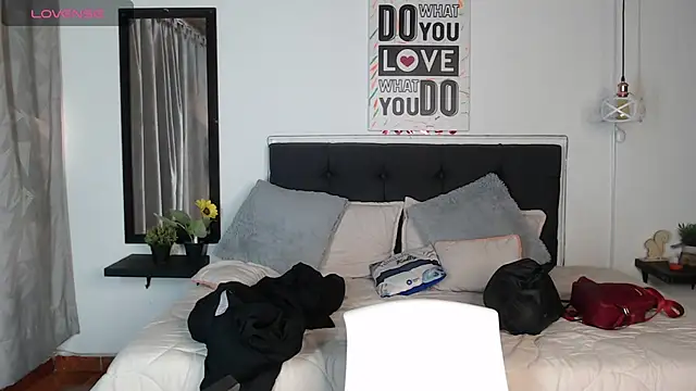 vaness weet online show from 03/10/25, 08:01