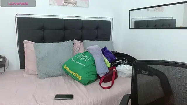 vaness weet online show from 04/03/26, 08:37