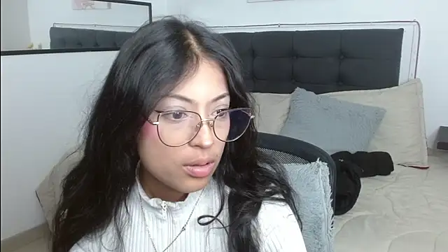 Snapshot of vaness_weet chatting on 04/23/26, 07:48 vaness weet online show from 04/23/26, 07:48