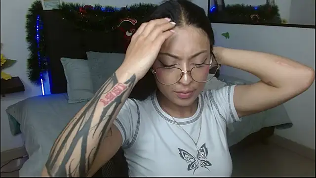 vaness weet online show from 12/21/25, 08:42