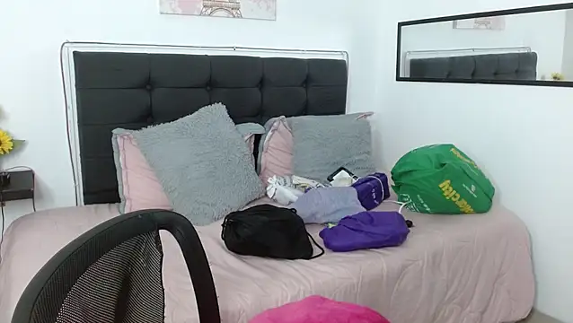 vaness weet online show from 02/25/26, 08:19