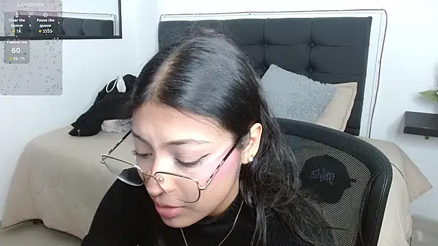 Snapshot of vaness_weet chatting on 06/26/26, 08:47 vaness weet online show from 06/26/26, 08:47